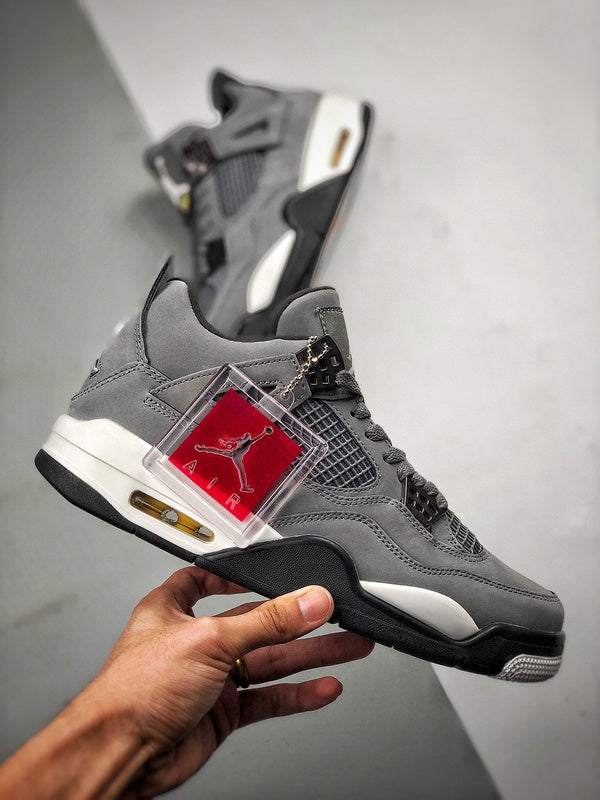 AIR JORDAN 4