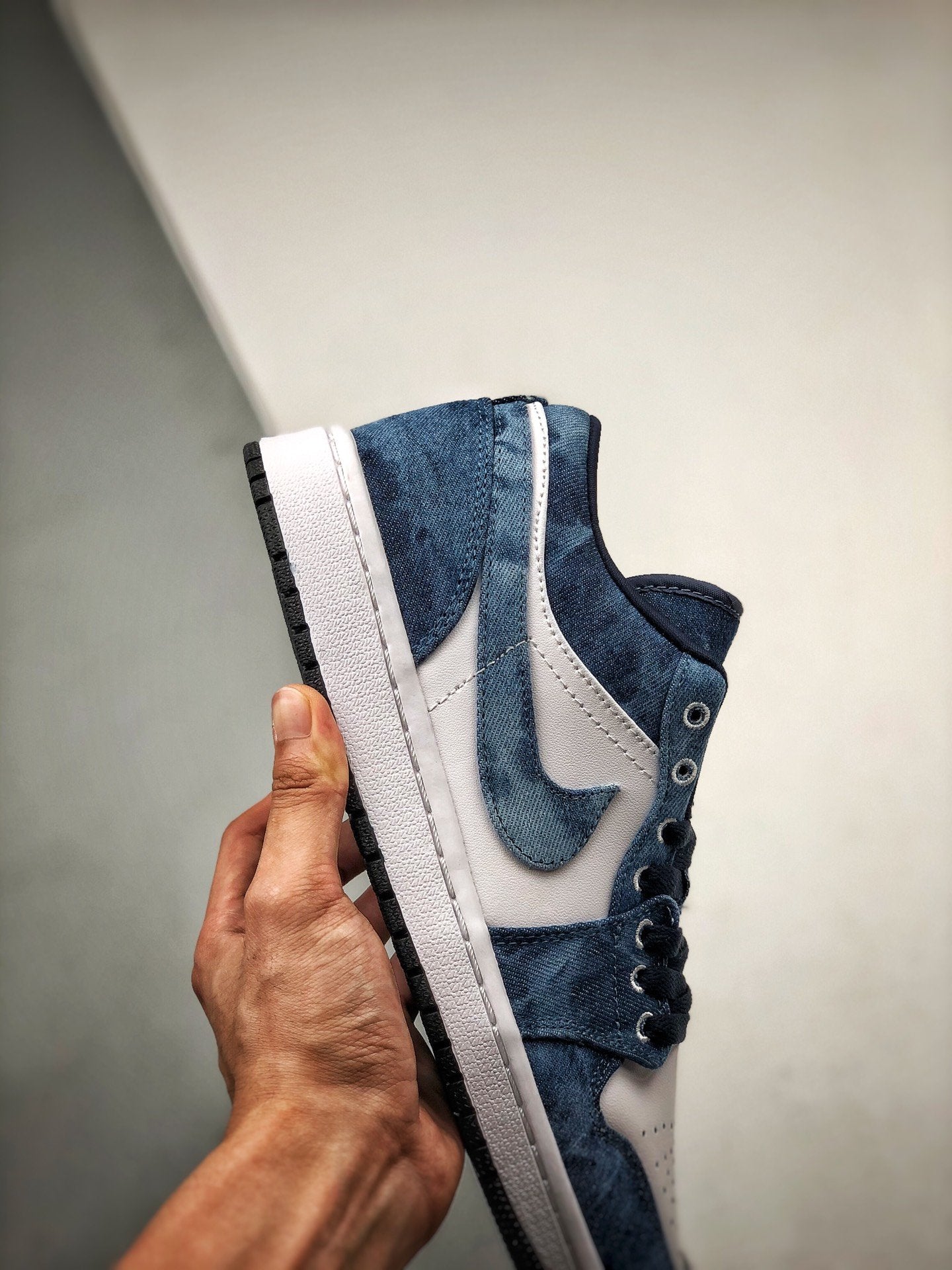 AIR JORDAN 1 LOW