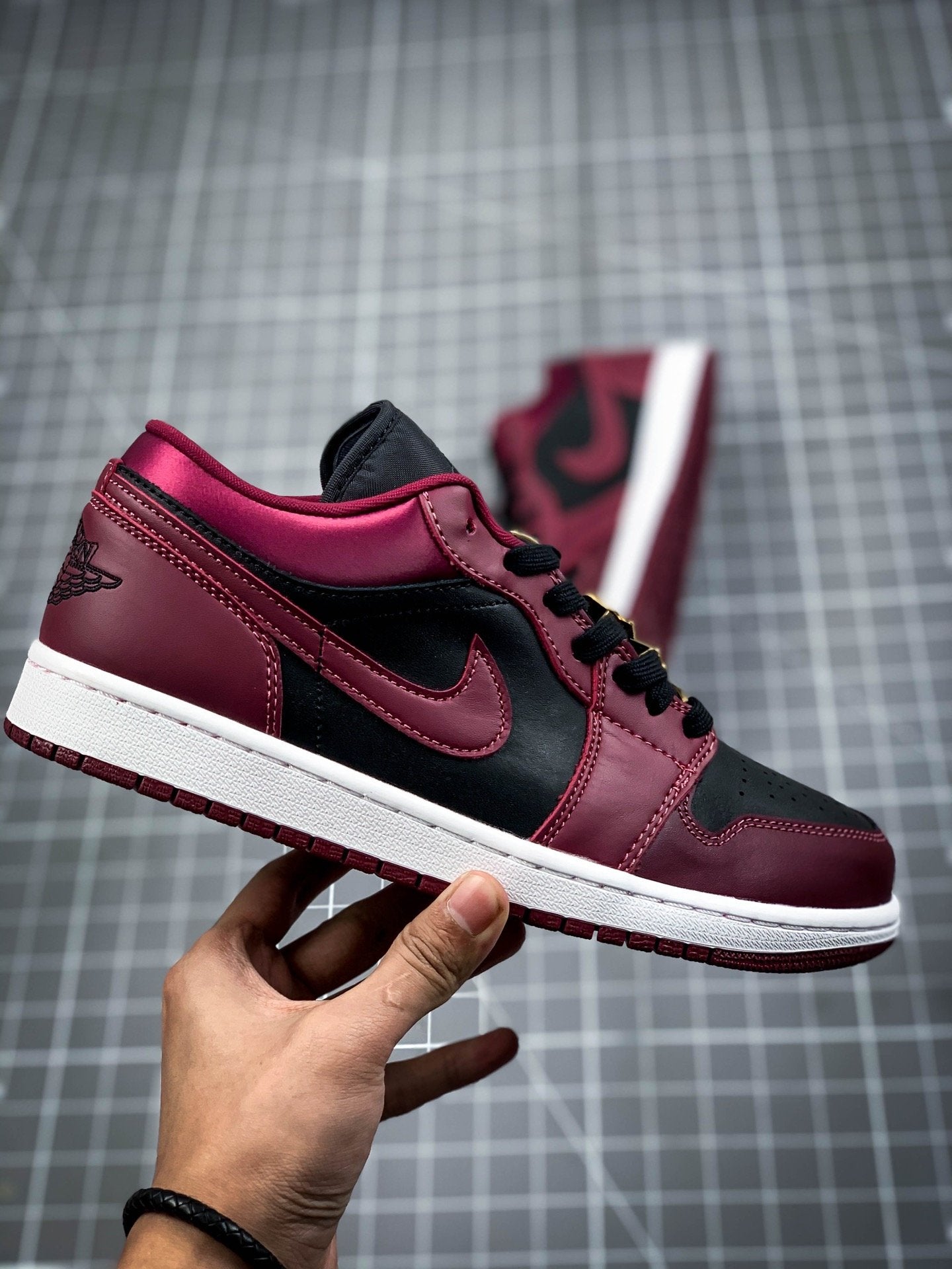 AIR JORDAN 1 LOW